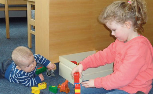 Slider Image Spielende-Kinder.jpg